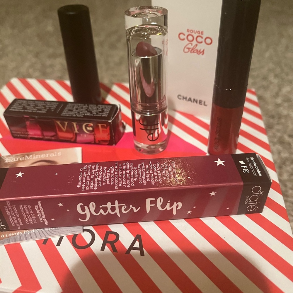 Makeup Bundle - Picture 3 of 5